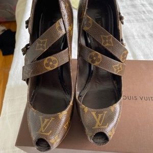 Vintage Louis Vuitton Monogram Platform Maryjane Pumps sz 37.5